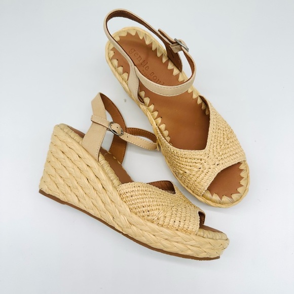 Gentle Souls by Kenneth Cole

Nomi Raffia - Picture 3 of 6